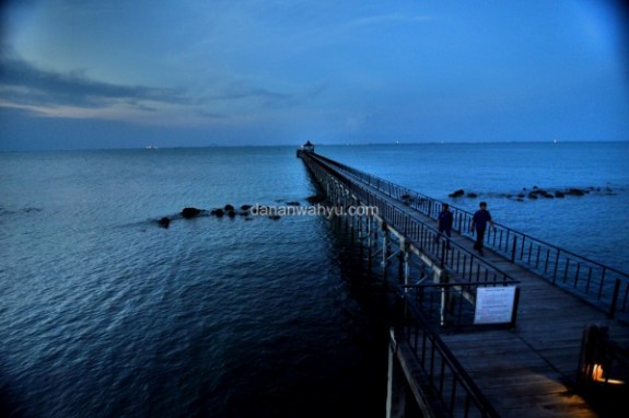 Menanti di Ujung Jeti
