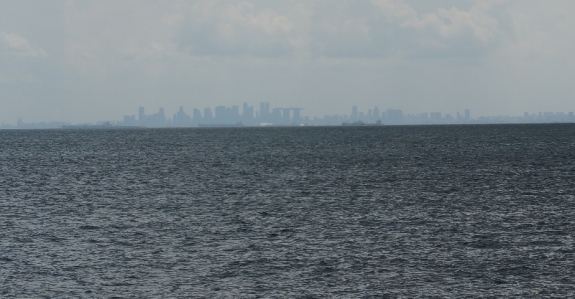Singapura terlihat dari pulau Putri