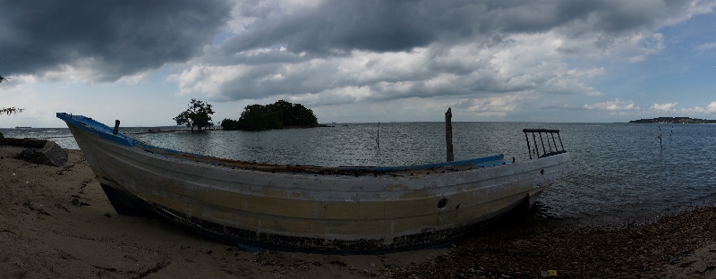 kapal karam di pulau Putri