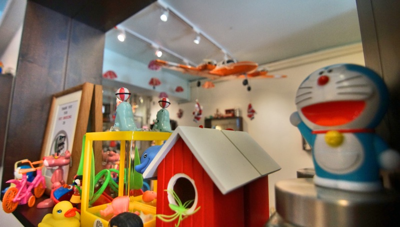 ada doraemon di Flee Away Cafe