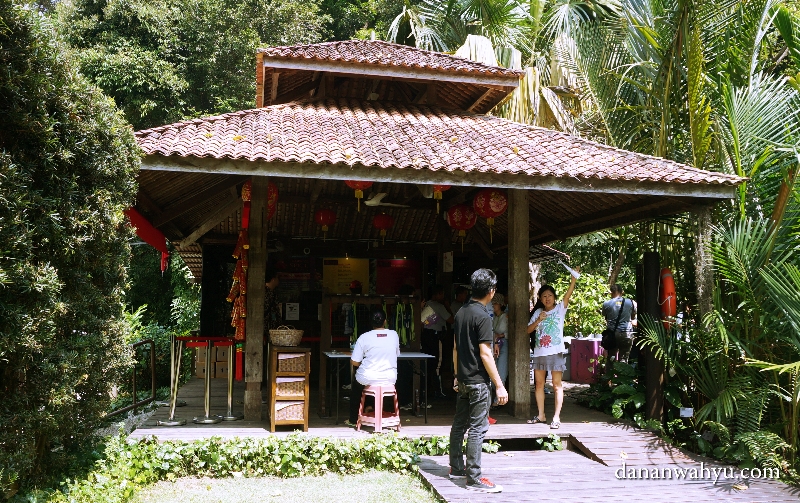 gazebo selamat datang Spice Garden