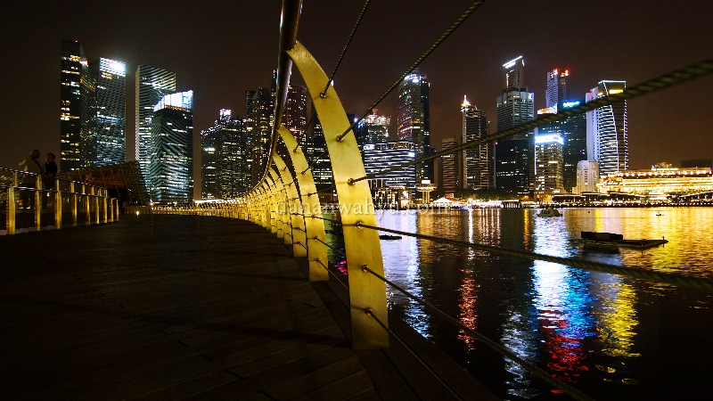 Bayfront malam hari sayang dilewatkan