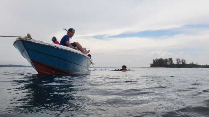 snorkeling cantik di Pulau Berlasa Pasir