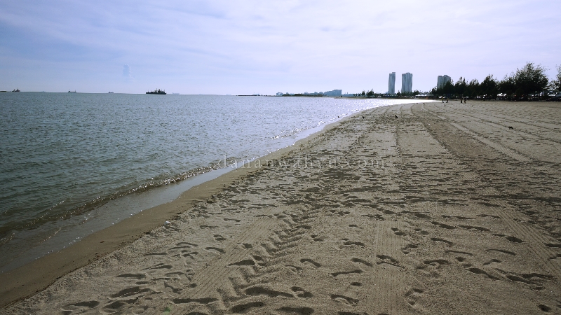 pantai Klebang - rasanya seksi kalau bisa lari-larian di sini 