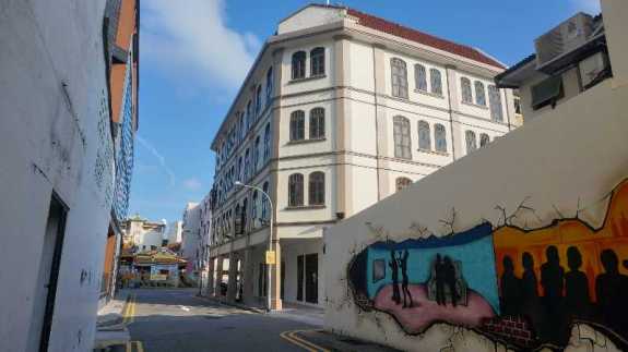 Mural tempat foto eksis di kawasan Little India