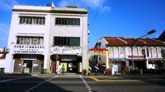 gang kecil menuju The Mitraa dari jalan Serangoon