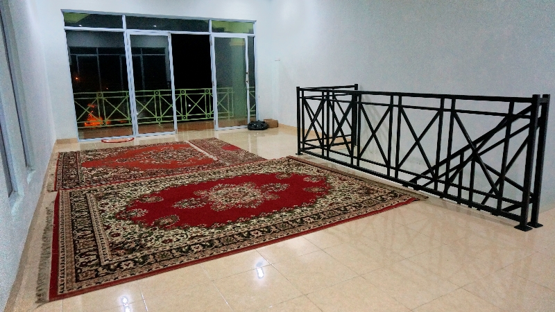 ruang serba guna di lantai dua bagi tamu rombongan besar