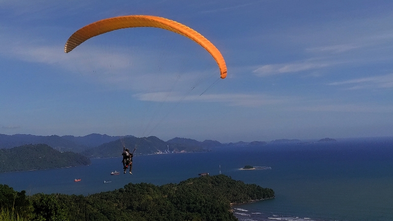 Menantang adrenalin di puncak Gado-Gado kota Padang 
