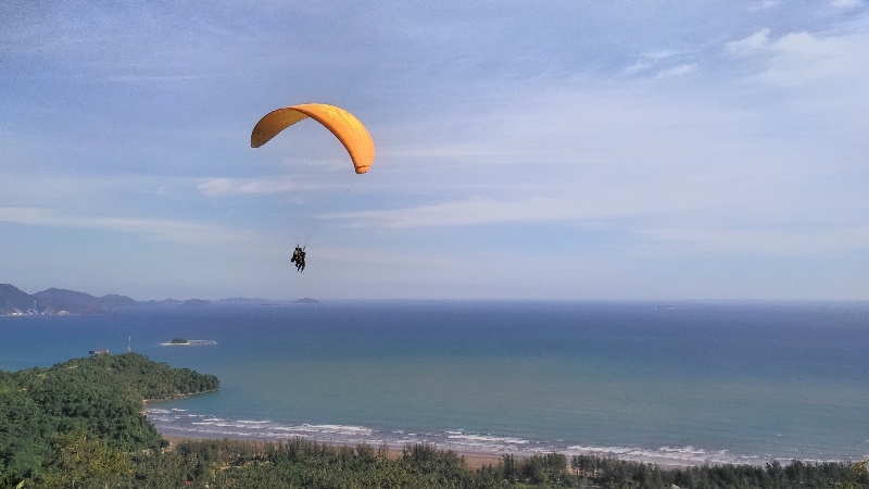 Akhirnya aku melayang di udara 