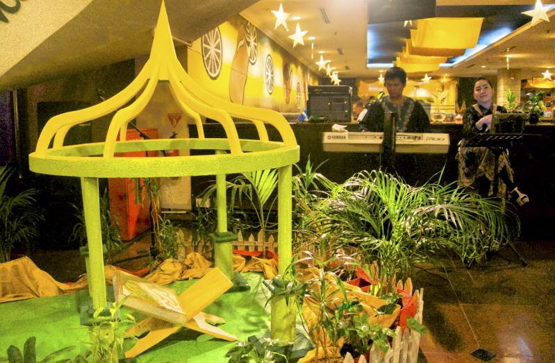 sajian live music menyemarakan bukan puasa 