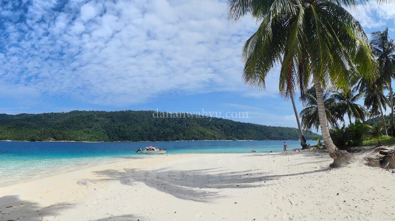 hening bagai di pantai pribadi 