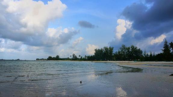 pantai berpasir putih di dekat Pizzeria Casa Italia