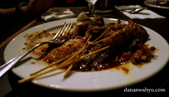 Sate termasuk barbeque atau grilling?