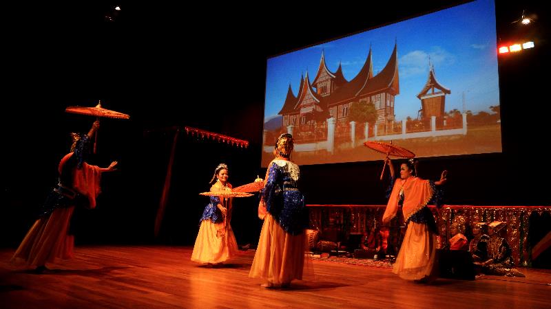 Seolah melenggok di ranah Minang dengan rumah gadang