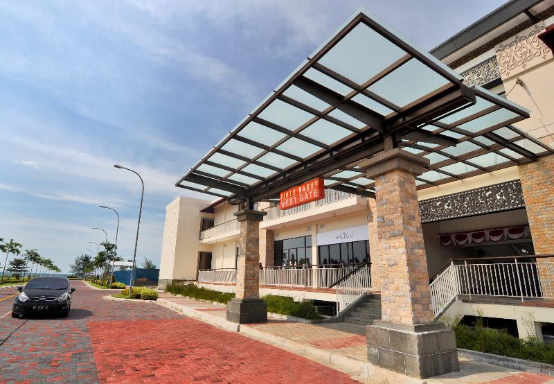 Pintu Barat Plasa Lagoi Bintan