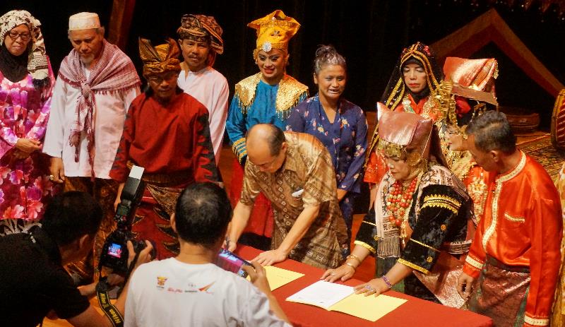 penandatanganan kerjasama antara ISI Padangpanjang dengan Persatuan Minangkabau Singapura