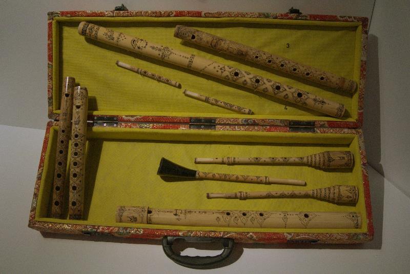 seperangkat saluang (alat musik tiup ) khas Minang