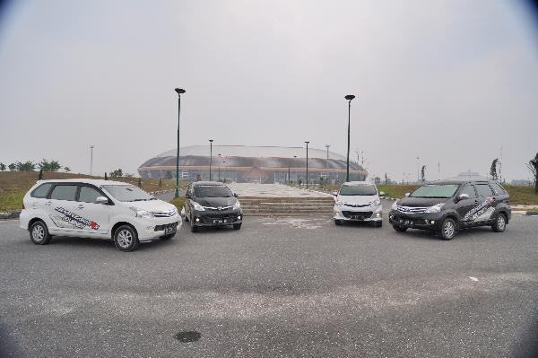 Tebalnya kabut asap di Stadion Utama Riau