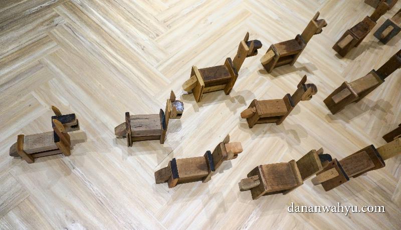 binatang berkaki empat dan bertelinga panjang 
