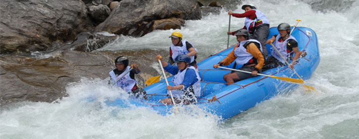 Skydiving berbonus arung jeram di seti khola (sumber: http://www.magicnepal.com.np)