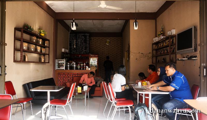 Apa tujuanmu ke sini?