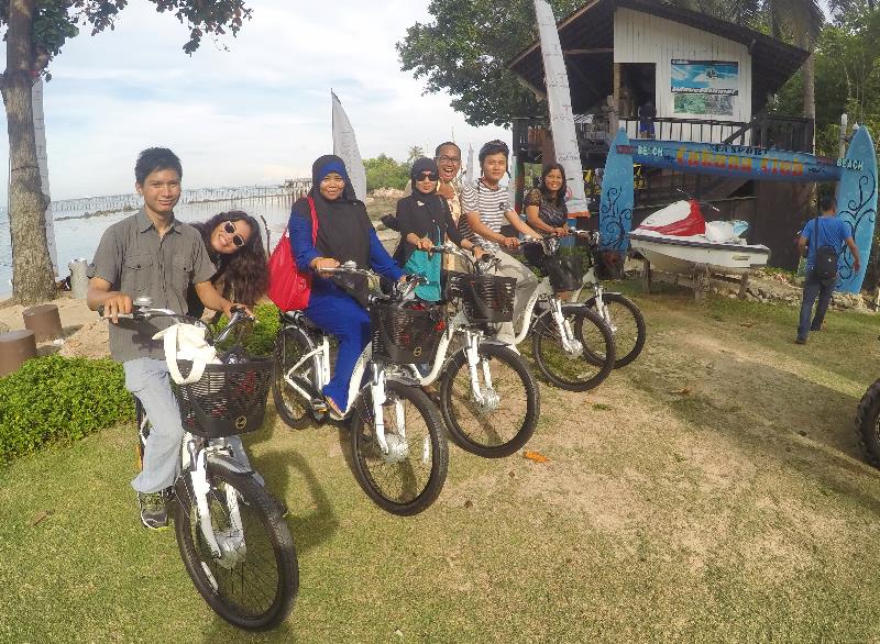 Blogger Batam di e-Bike. Naik sepeda ngga pake capek lho..