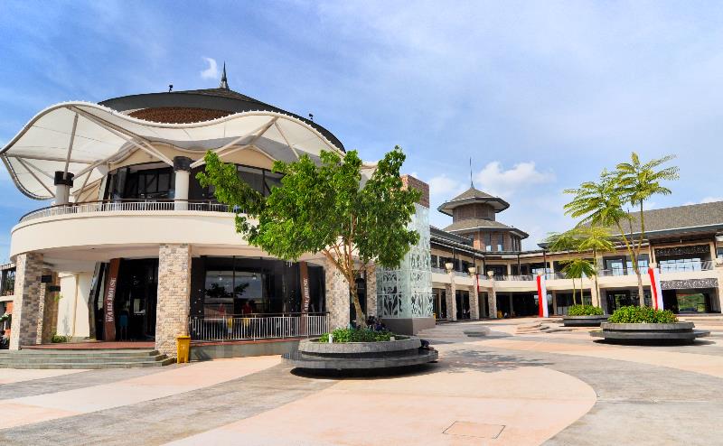 Plasa Lagoi wahana wisata belanja bergaya arsitektur gonggong