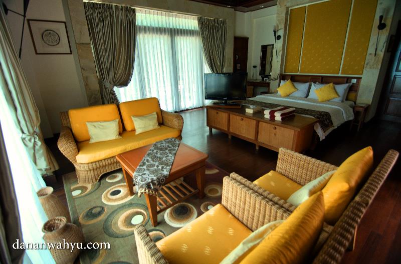 kamar tidur Indra Maya Villas