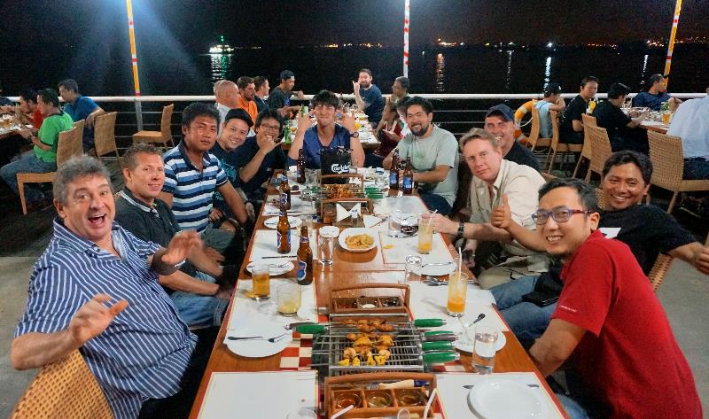 Pengunjung The Pier Cafe & Grill Batam