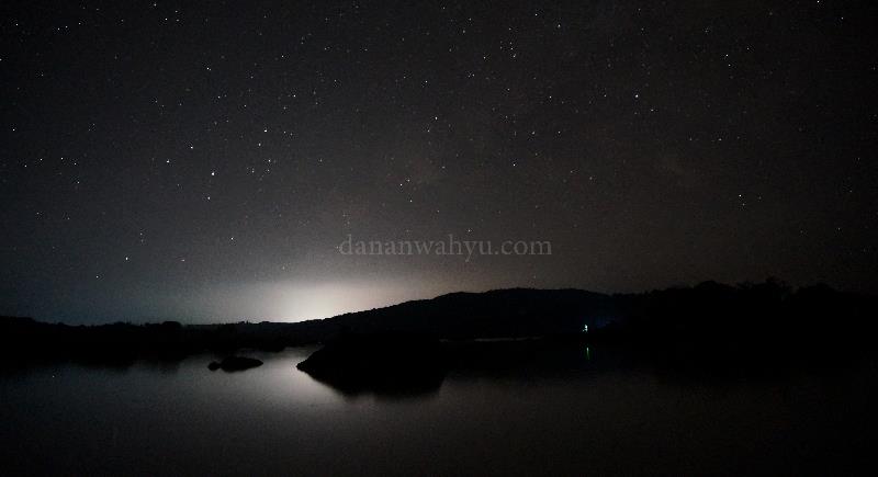 Nongkat malam tak kalah memikat