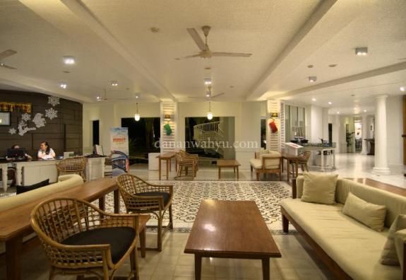 Suasana hangat dan ramah ketika memasuki lobi