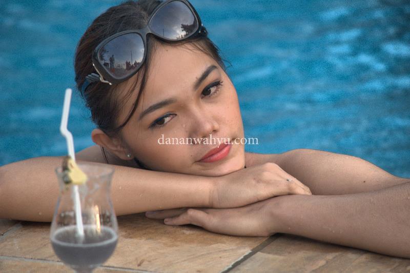 Ekpresi tidak berlebihan terlihat lebih alami