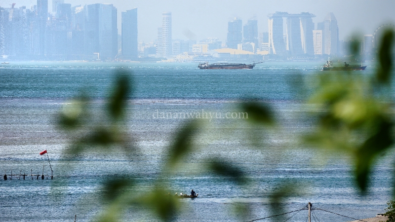 perairan Singapura tak pernah sepi