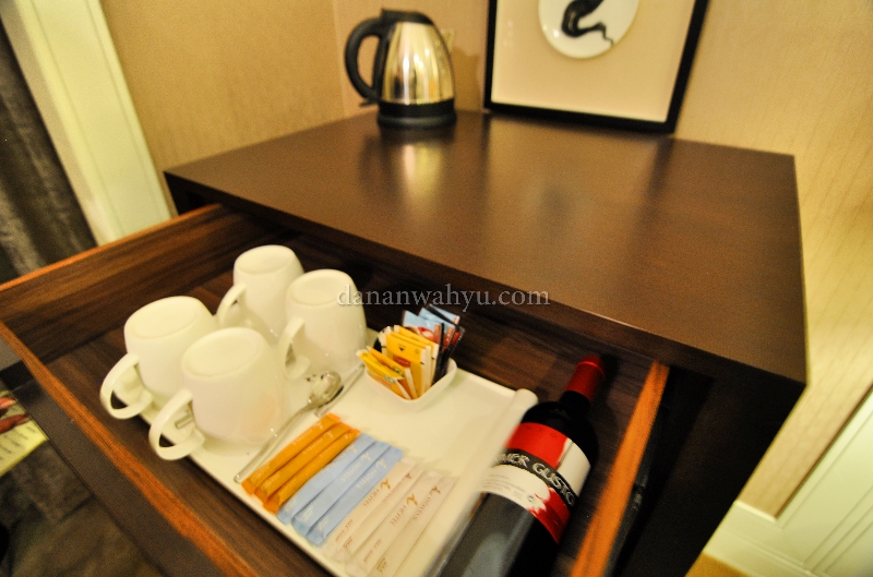Suprise! Wine hanya ada di kamar terbaik 