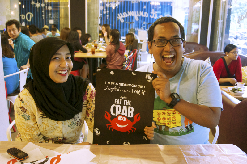 Ini lho Mbak-Mbak yang ngajakin makan seafood
