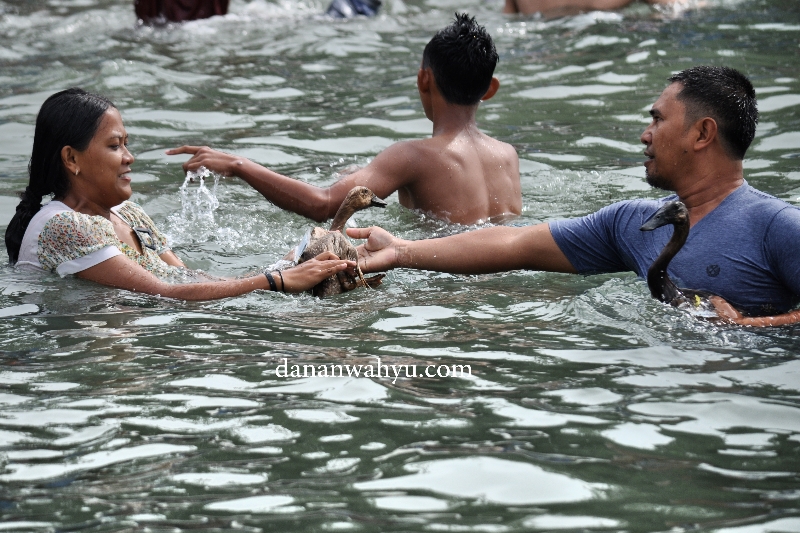 Berbagi kemenenngan dalam kemesraan 