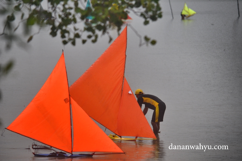 Perahu Jong beriring bersama 
