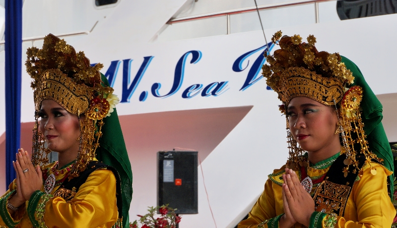 tari persembahan membuka peresemian MV Sea View