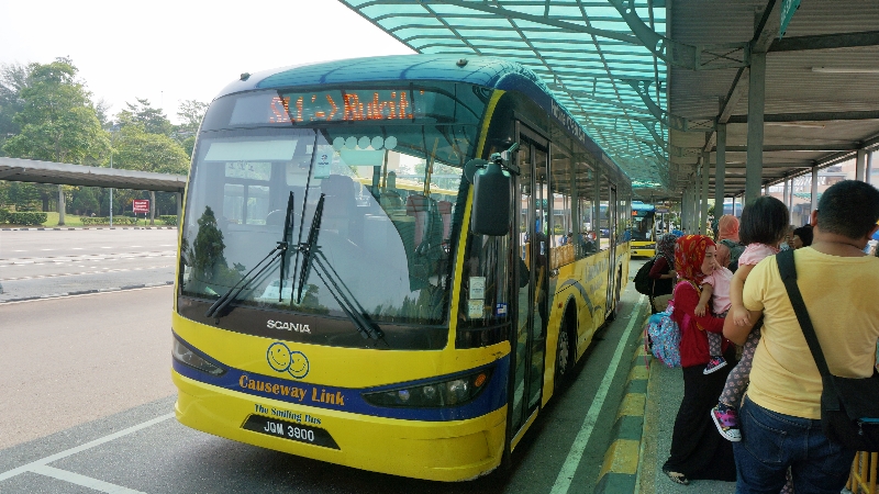 bus perbatasan Singapura - Johor Bahru