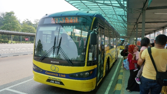 bus perbatasan Singapura - Johor Bahru