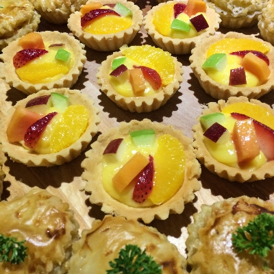 warna warni segar Fruit Tart