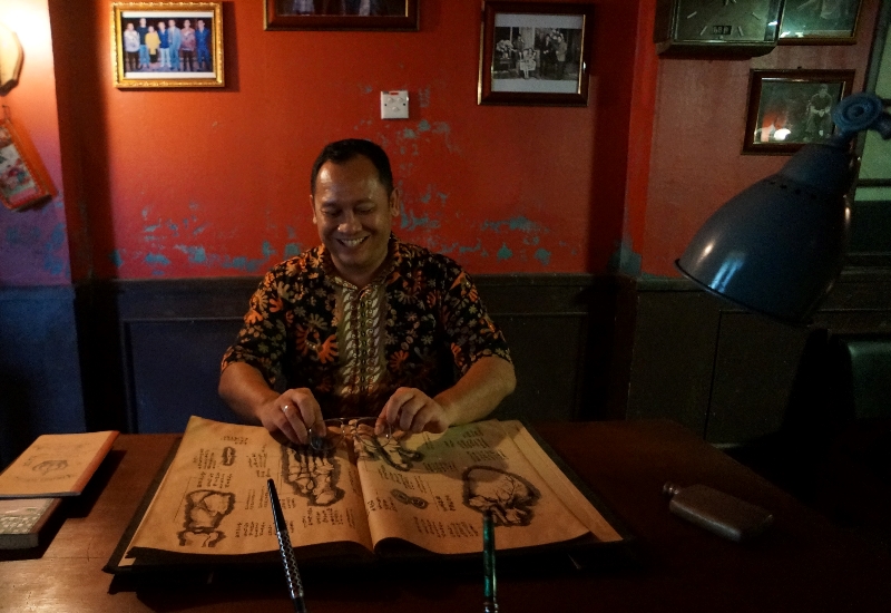Endang Sumantri - Membaca peta harta karun 