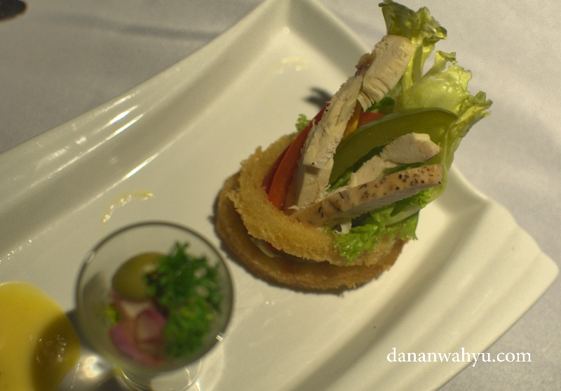 Carabian Chicken Salad - kesembangan rasa dan tampilan 