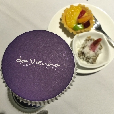 Ngeteh Cantik Barletta di da Vienna Boutique Hotel 