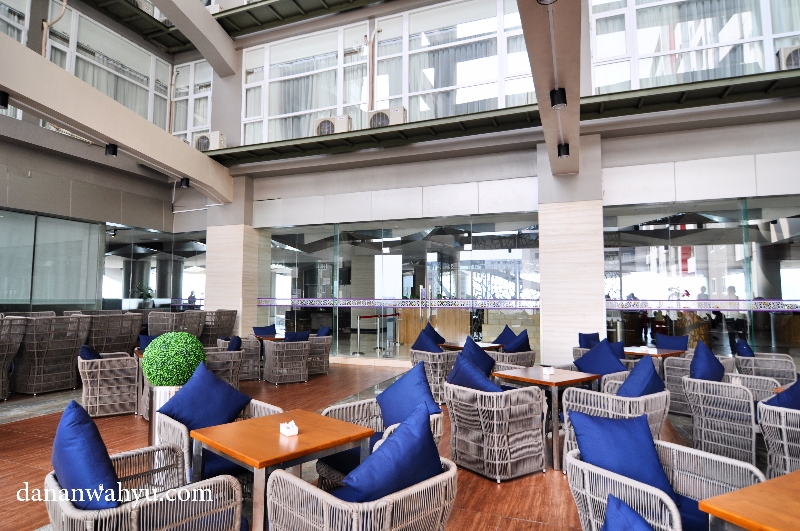 balkon Resto Blommy yang kece badai