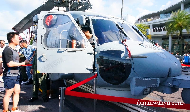 cobain jadi supir helikopter 