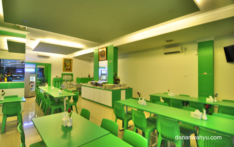 ruang makan bersih Airy Greenland Ahmad Yani Batam