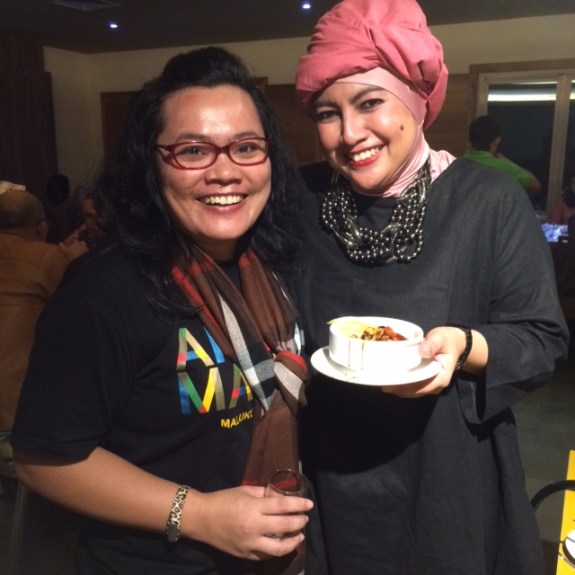 dua kakak cantik yang narsis :D 