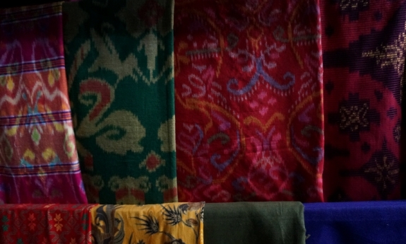 kain gringsing, kain tradisional termahal di Indonesia 