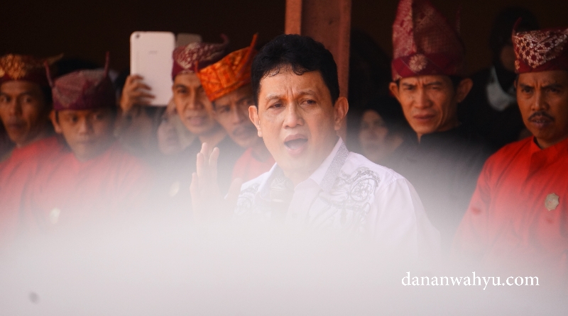 raja Sekala Brak memberikan sambutan